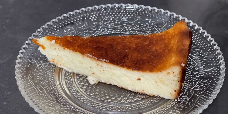 עוגת גבינה באסקית - מתכון עוגה באסקית קלאסית טעימה בטירוף